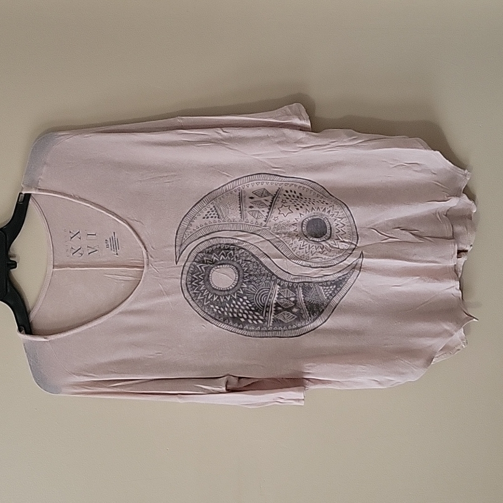 A xsmall light pink top United XXVI line from Aeropostale